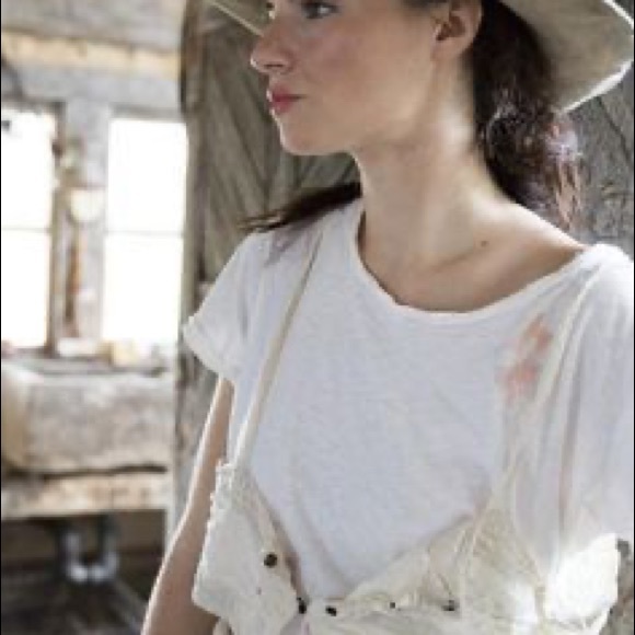 Iso looking for this magnolia pearl tank blouse - Picture 3 of 3